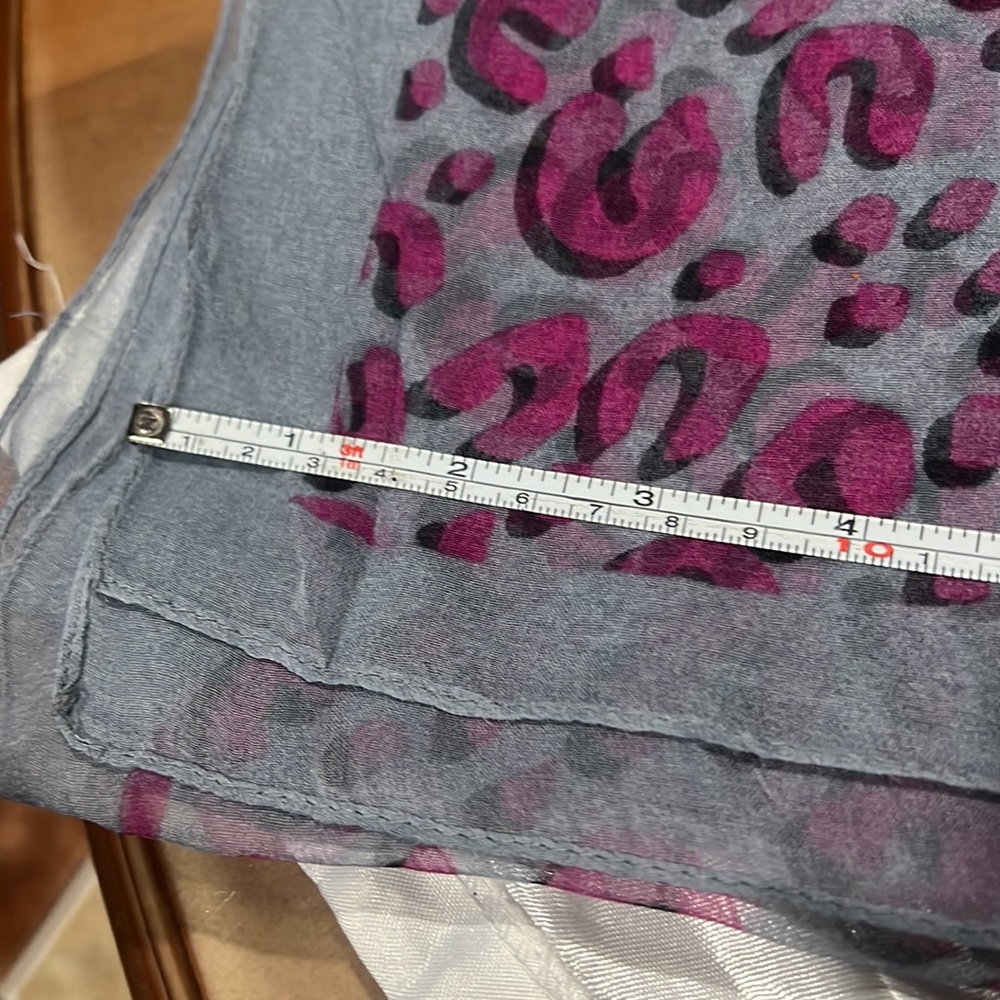 Louis Vuitton Animal Print Scarf - Picture 5 of 7